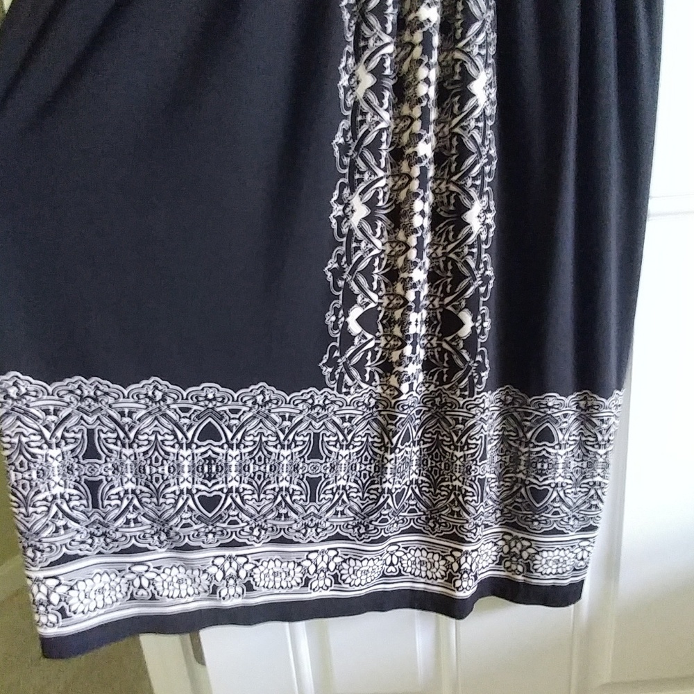 Soho Apparel black white print v neck dress 14 - Picture 4 of 5